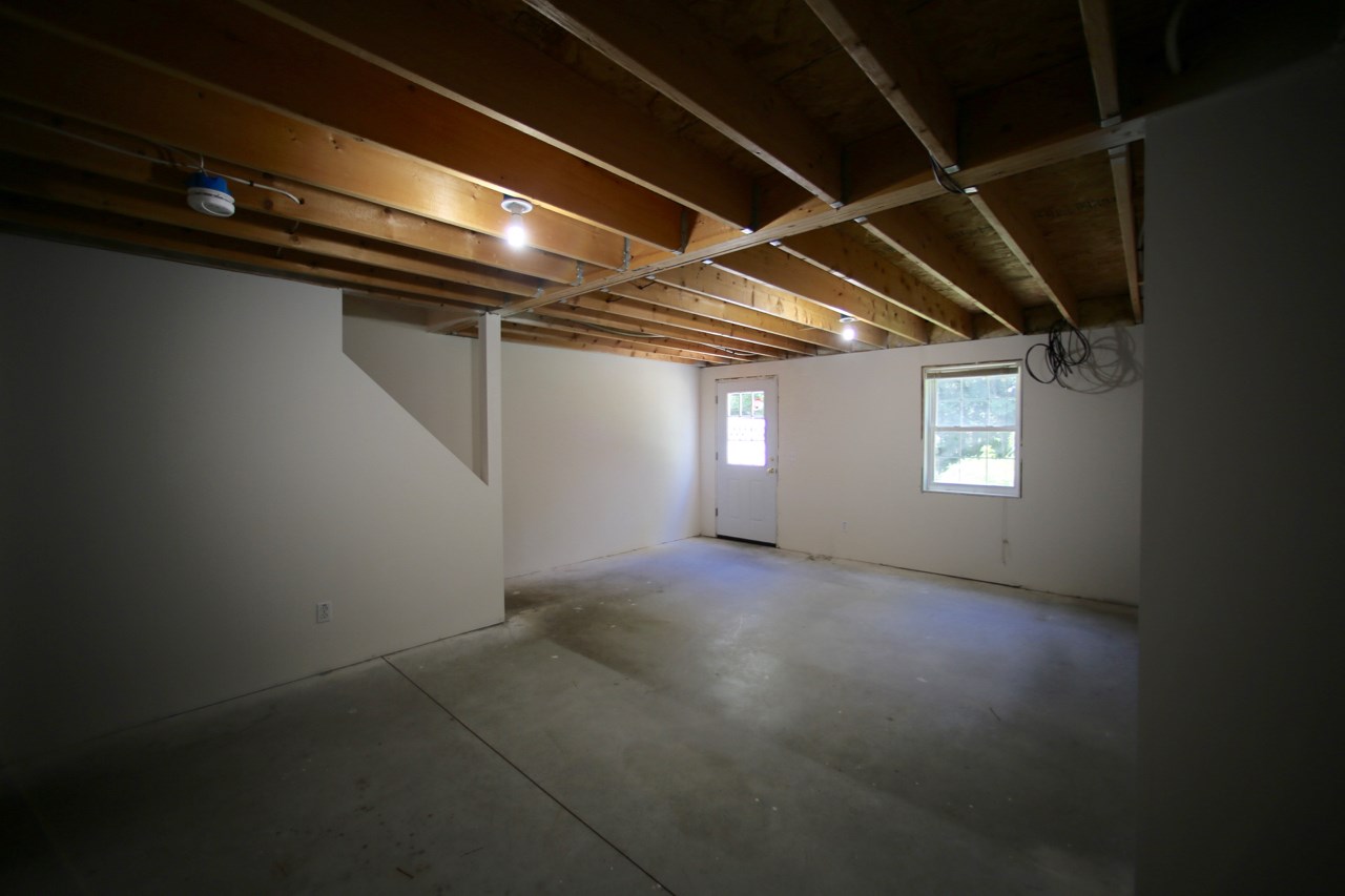 48 Colonial Road, Unit 102 Fairfax, VT 05454 - Photo 20 of 24