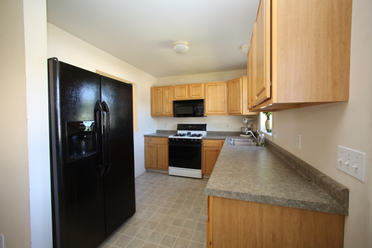 48 Colonial Road, Unit 102 Fairfax, VT 05454 - Photo 3 of 24