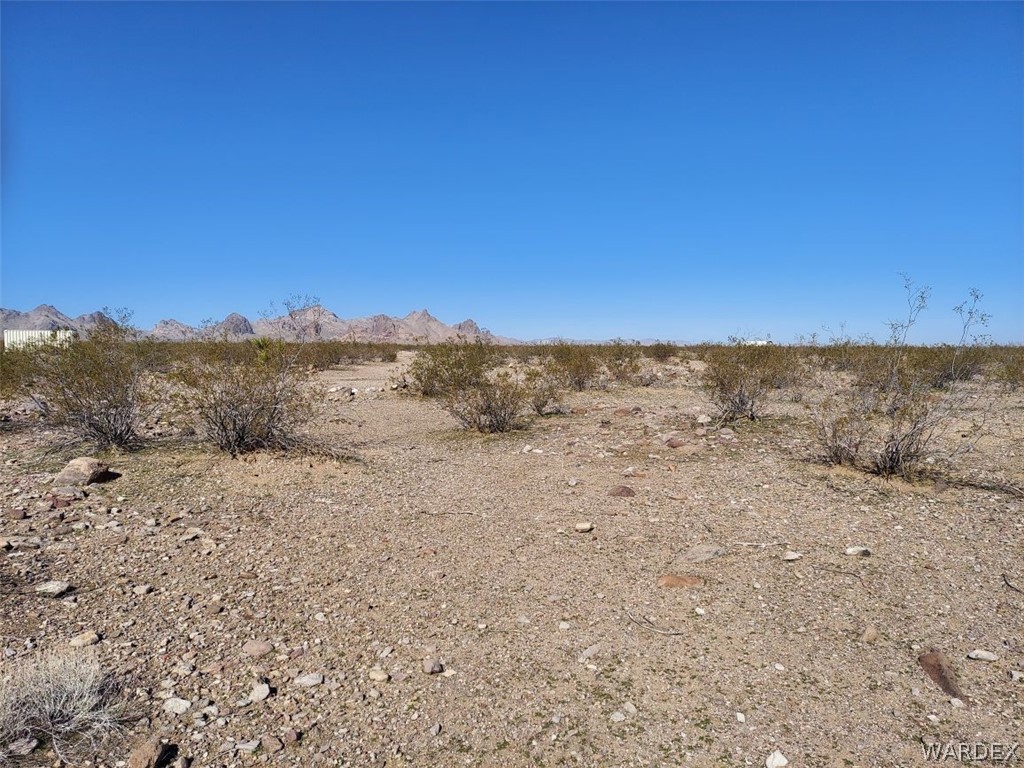 4032 South Topaz Road Golden Valley, AZ 86413 - Photo 3 of 8