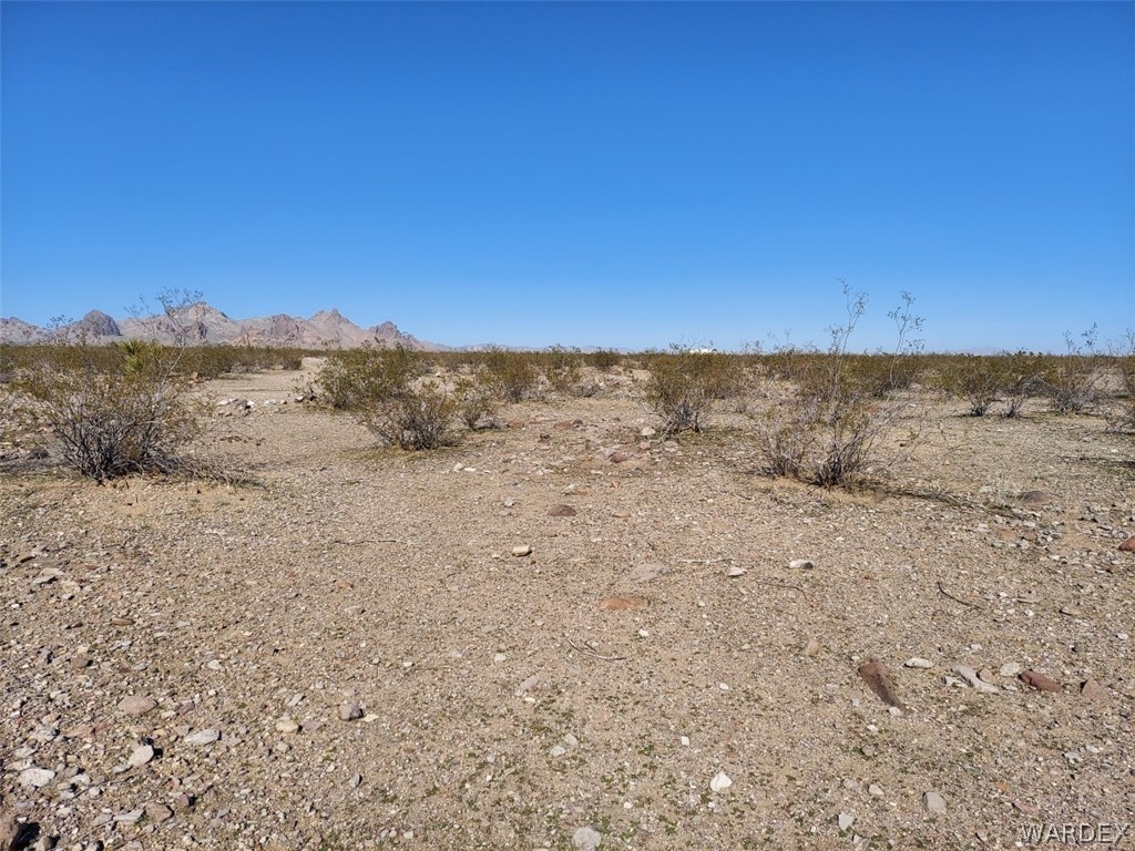 4032 South Topaz Road Golden Valley, AZ 86413 - Photo 4 of 8