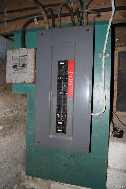 1677 Lawrence Road Mayville, MI 48744 - Photo 13 of 16 DSC02697.jpg