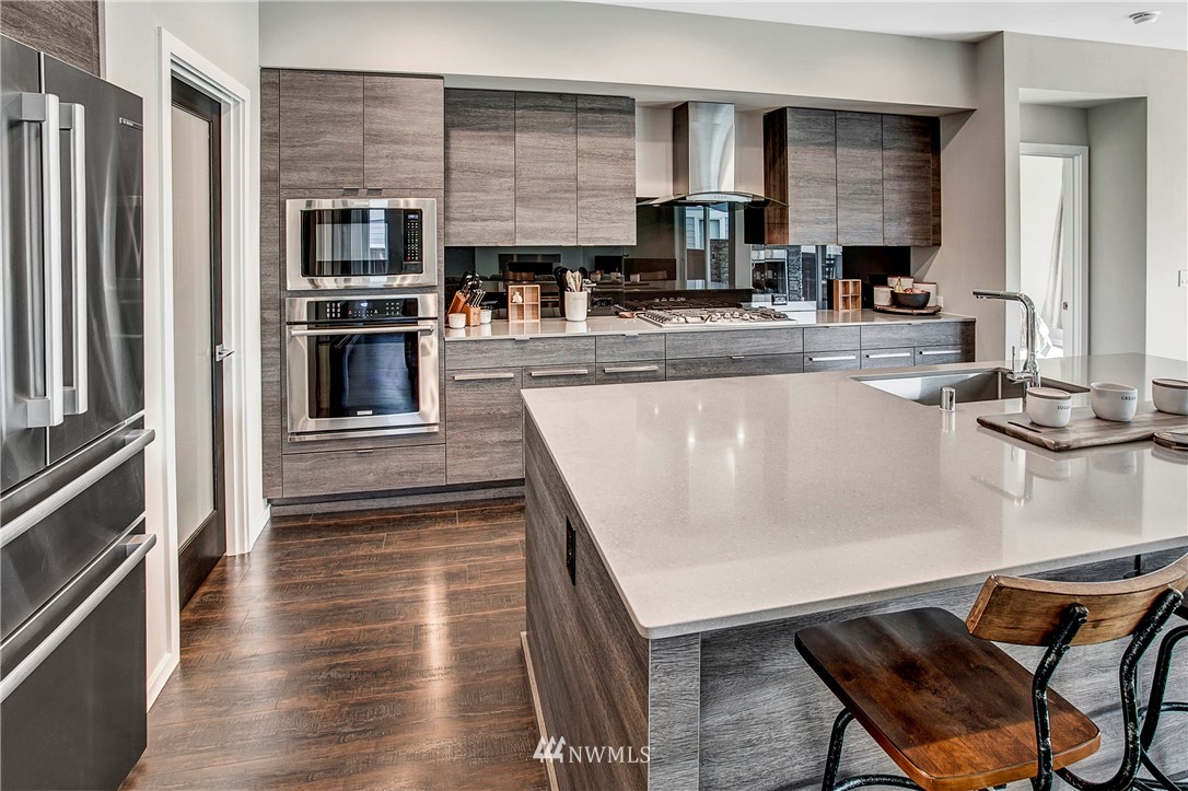 3469 Southeast 18th Street Renton, WA 98058 - Photo 5 of 25 Gallery Image 5