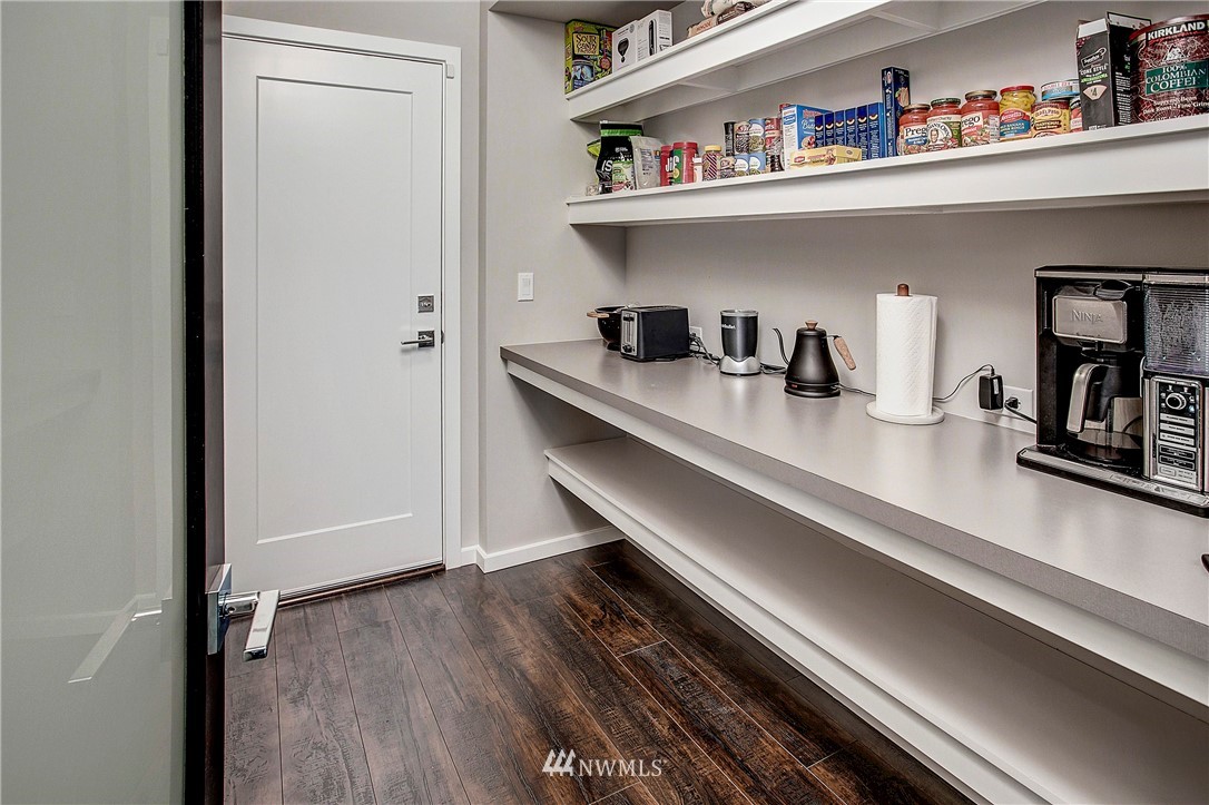 3469 Southeast 18th Street Renton, WA 98058 - Photo 6 of 25 Gallery Image 6