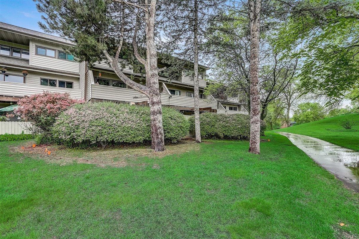 8932 Neill Lake Road, Unit 114 Eden Prairie, MN 55347 - Photo 33 of 49 Gallery Image 33