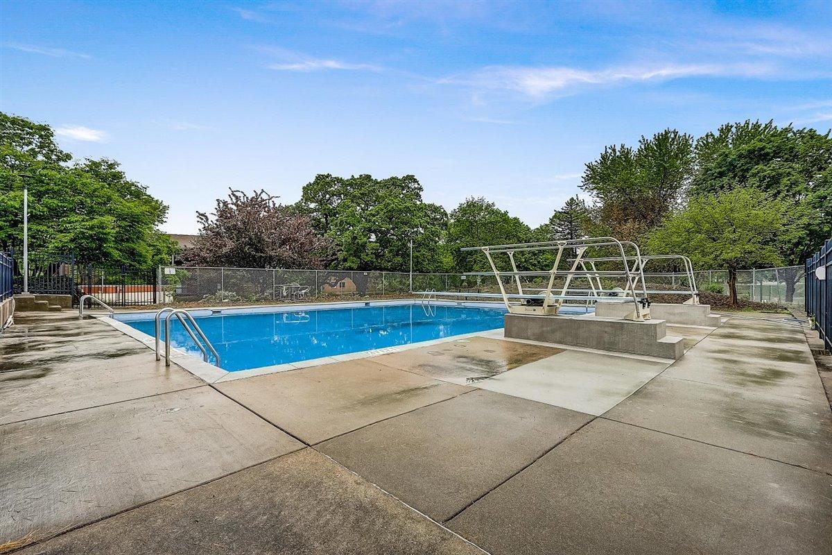 8932 Neill Lake Road, Unit 114 Eden Prairie, MN 55347 - Photo 46 of 49 Gallery Image 46