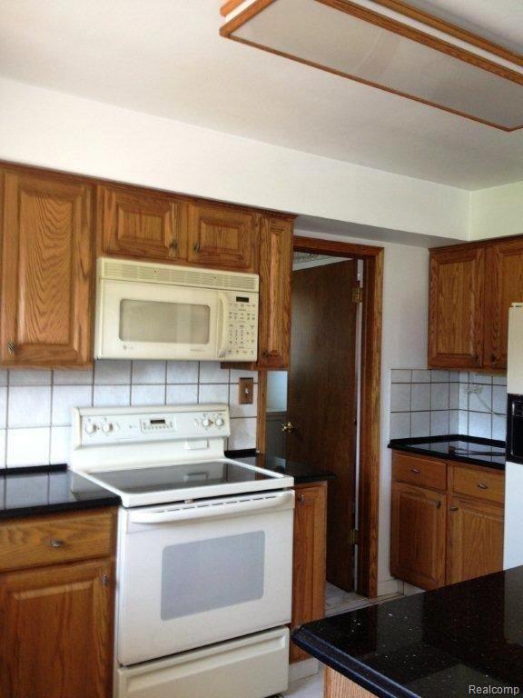 7243 Bluebill Road Algonac, MI 48001 - Photo 6 of 24 6.jpg
