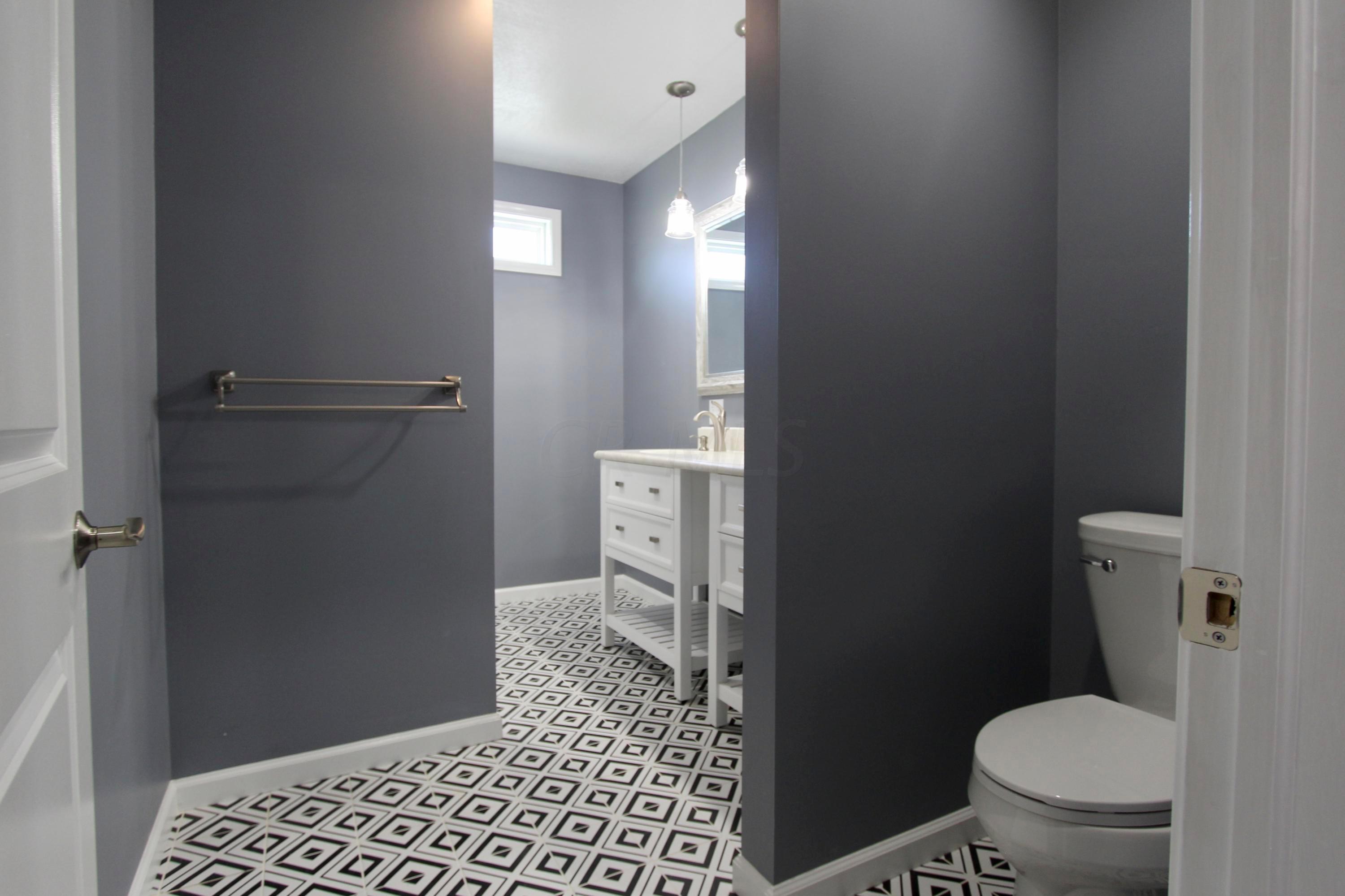 7877 Fry Road Mount Vernon, OH 43050 - Photo 11 of 28 Gallery Image 11