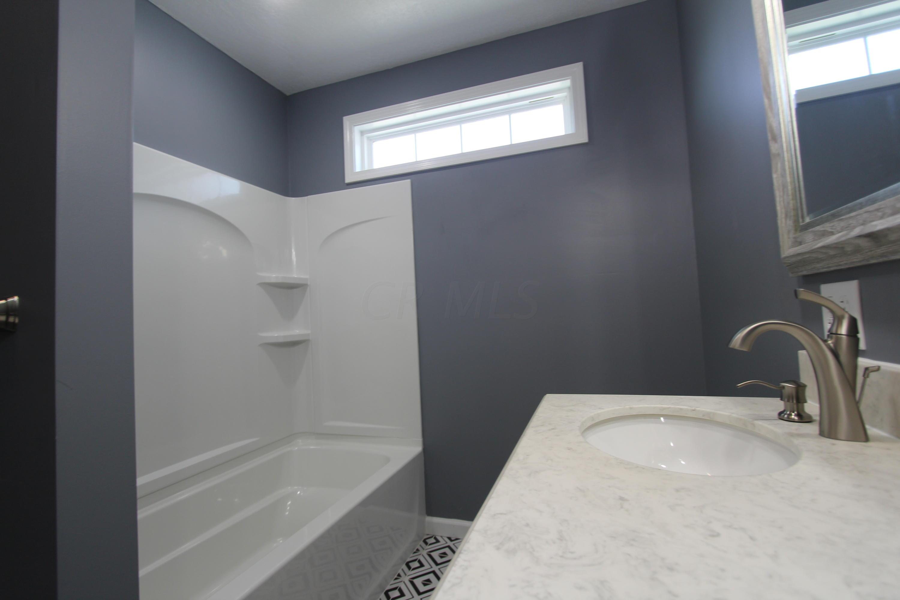7877 Fry Road Mount Vernon, OH 43050 - Photo 15 of 28 Gallery Image 15