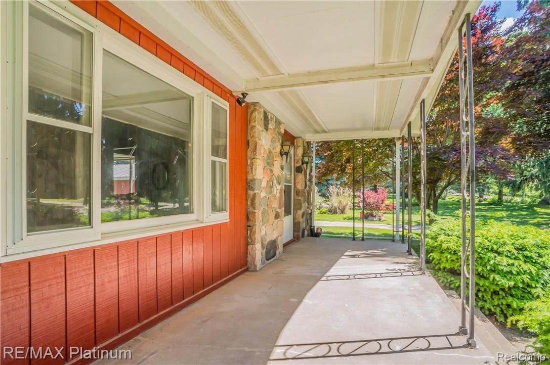 5940 North Latson Road Howell, MI 48855 - Photo 3 of 30 3.jpg