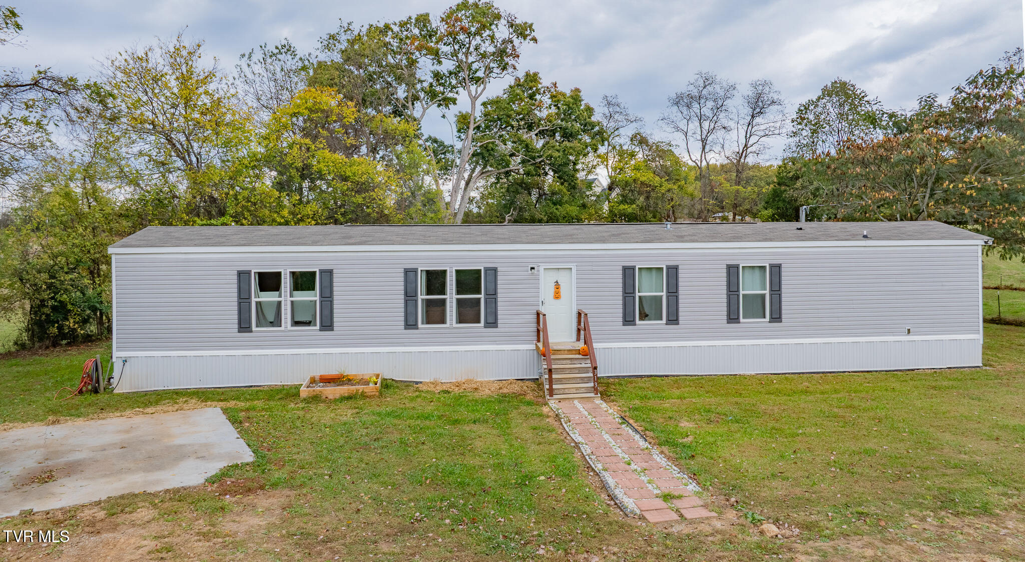 313 Rambling Road Jonesborough, TN 37659 - Photo 27 of 29 dji_fly_20251021_145710_0206_17610732653