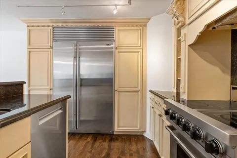 $475,000 | 1221 North Dearborn Street, Unit 604S, Chicago, IL 60610