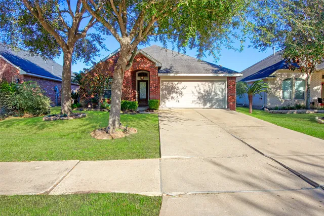$319,900 | 8003 Saragosa Blue Lane, Richmond, TX 77407
