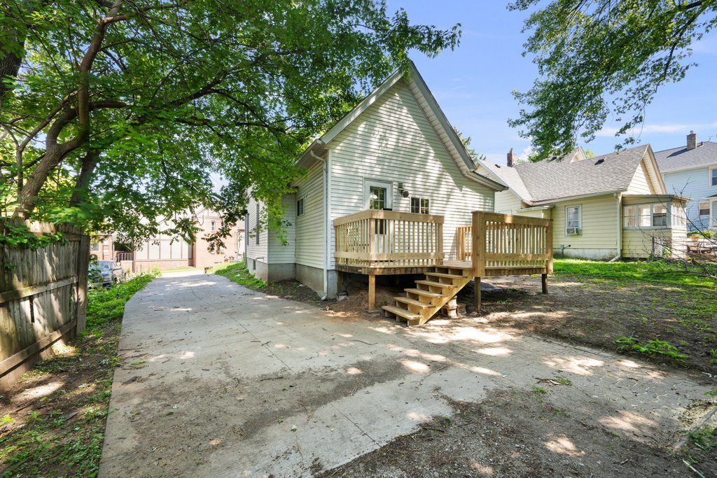 811 15th Street B Moline, IL 61265 - Photo 22 of 25