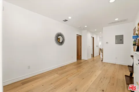 $1,675,000 | 2522 South Bundy Drive, Los Angeles, CA 90064