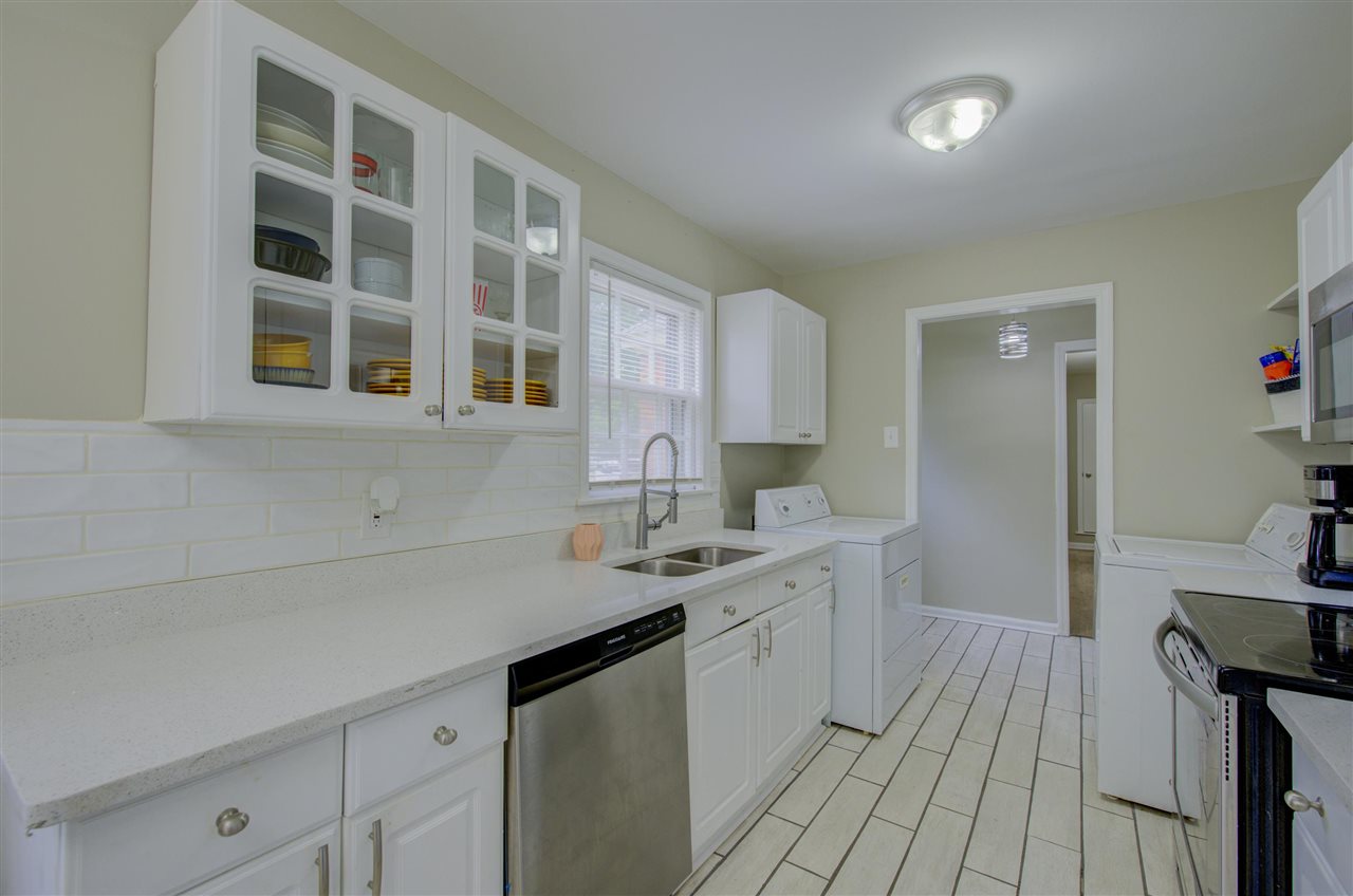 1662 Colonial Road Memphis, TN 38117 - Photo 12 of 23