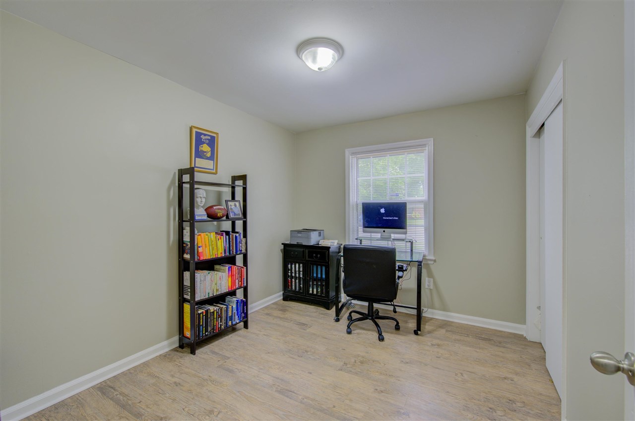 1662 Colonial Road Memphis, TN 38117 - Photo 17 of 23