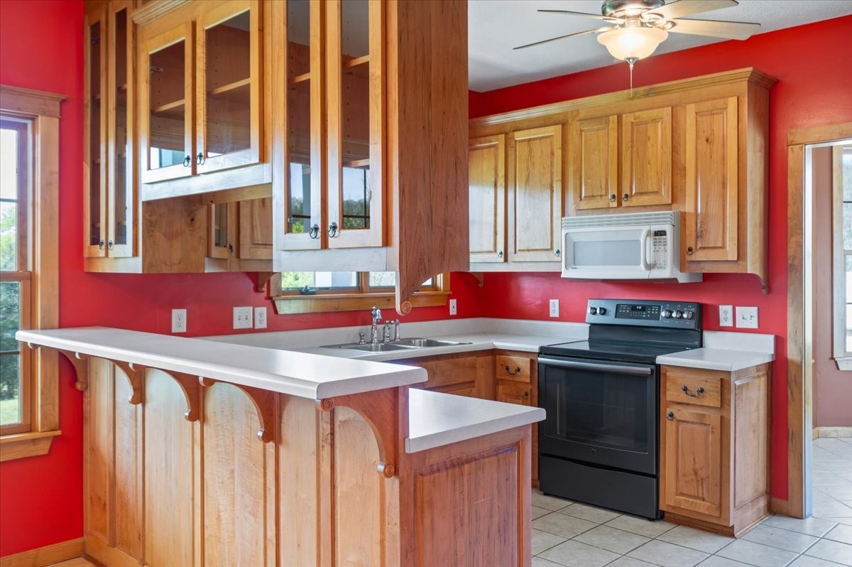 216 Old Wolf Hill Road Bethpage, TN 37022 - Photo 7 of 70 a kitchen that has a sink and a dishwasher