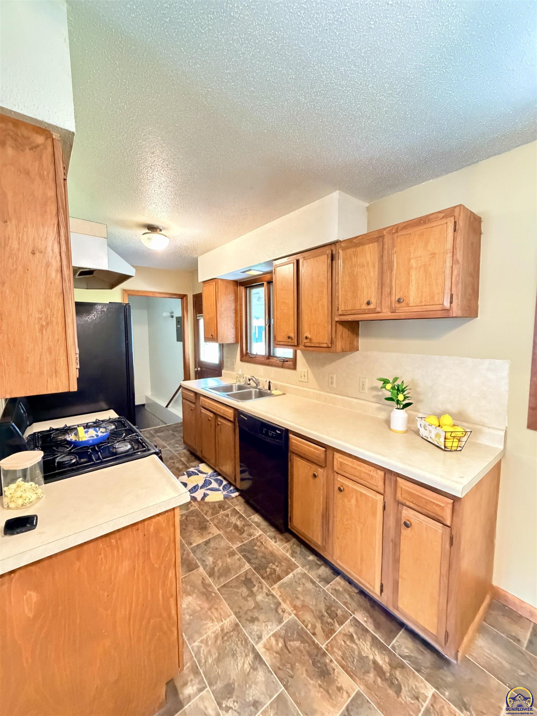 302 1st Street Americus, KS 66835 - Photo 13 of 44
