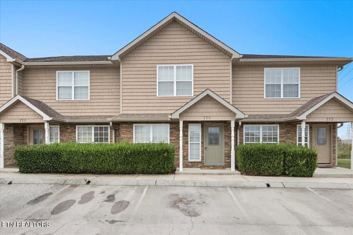 775 Casey Lane Maryville, TN 37801 - Photo 3 of 24 1-001_IMG_5188_autoremove_6152094