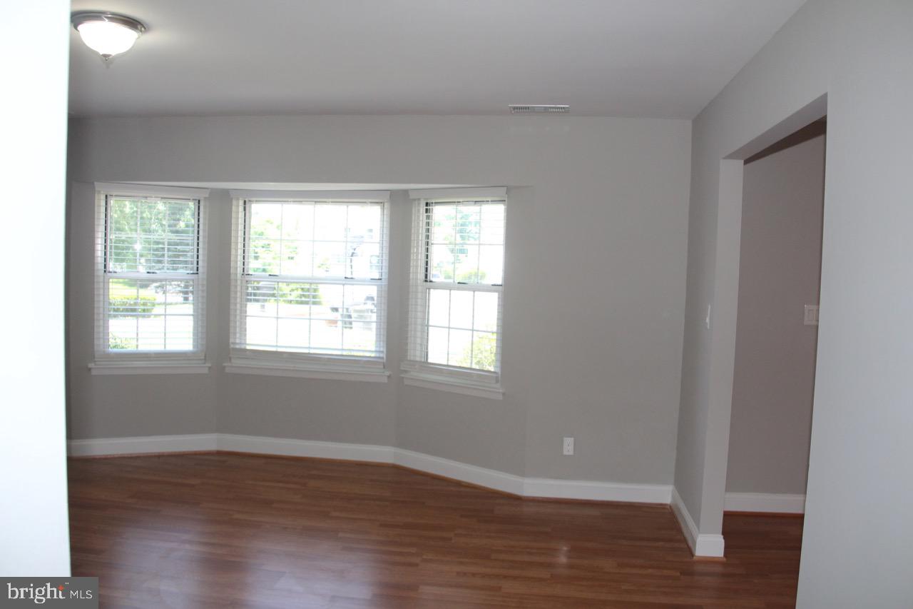 3717 Live Oak Road Randallstown, MD 21133 - Photo 11 of 68 Living Room