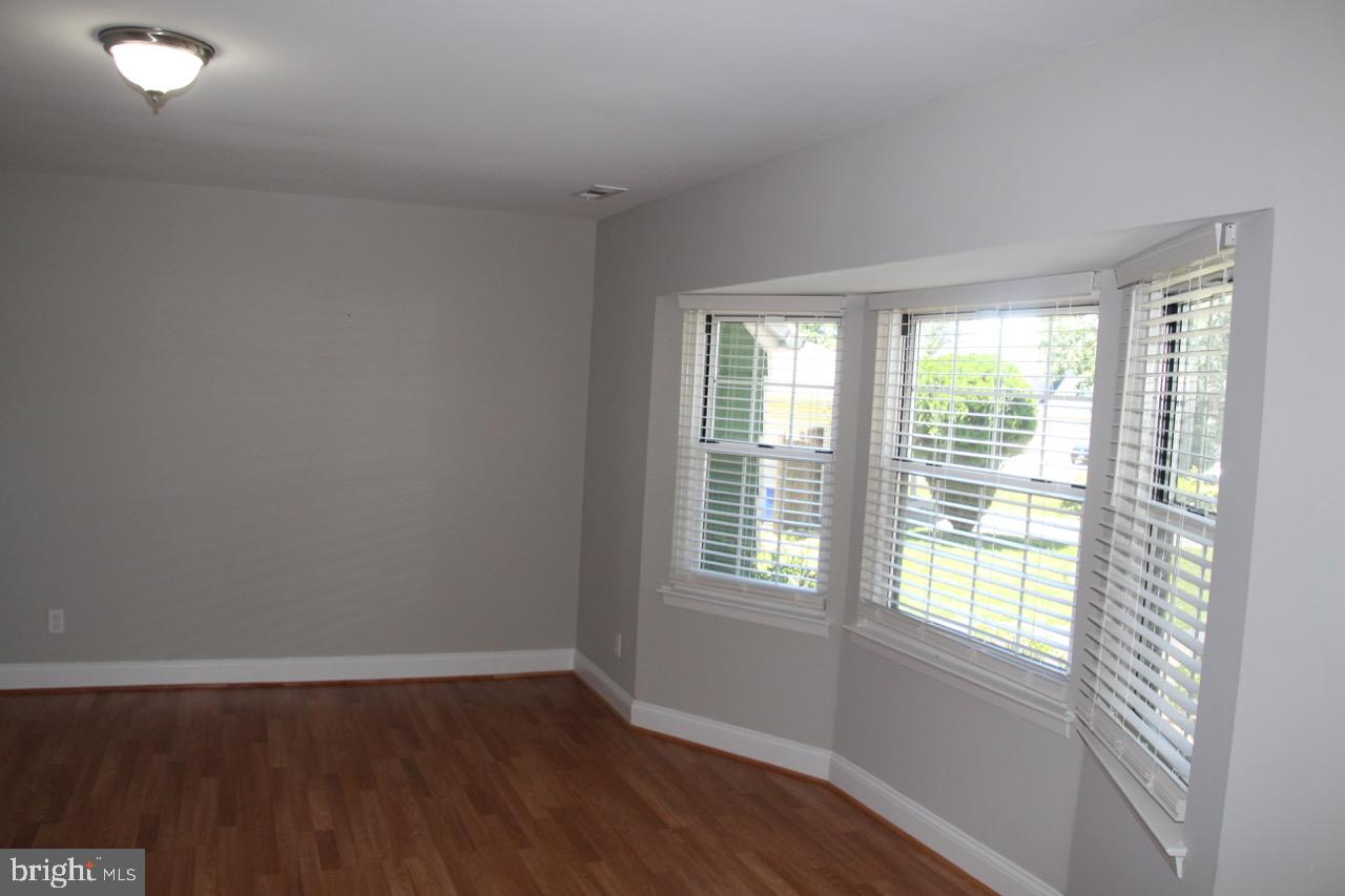 3717 Live Oak Road Randallstown, MD 21133 - Photo 12 of 68 Living Room