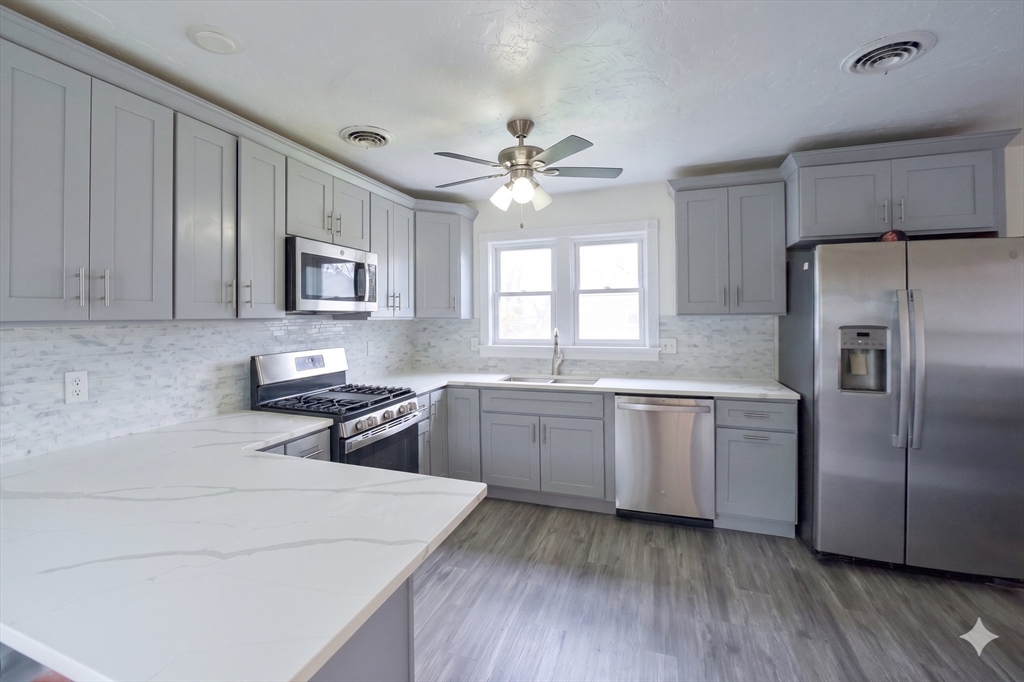 65 Pearl Street Clinton, MA 01510 - Photo 13 of 32
