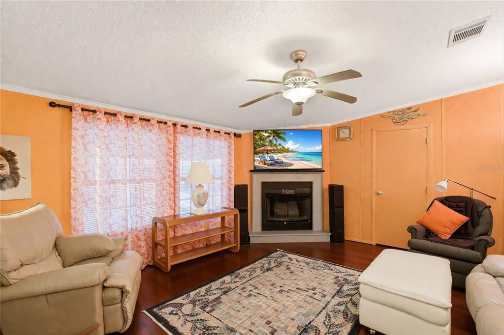 184 West Manatee Loop Punta Gorda, FL 33950 - Photo 5 of 33