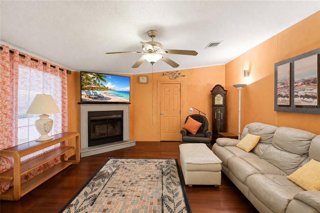 184 West Manatee Loop Punta Gorda, FL 33950 - Photo 6 of 33