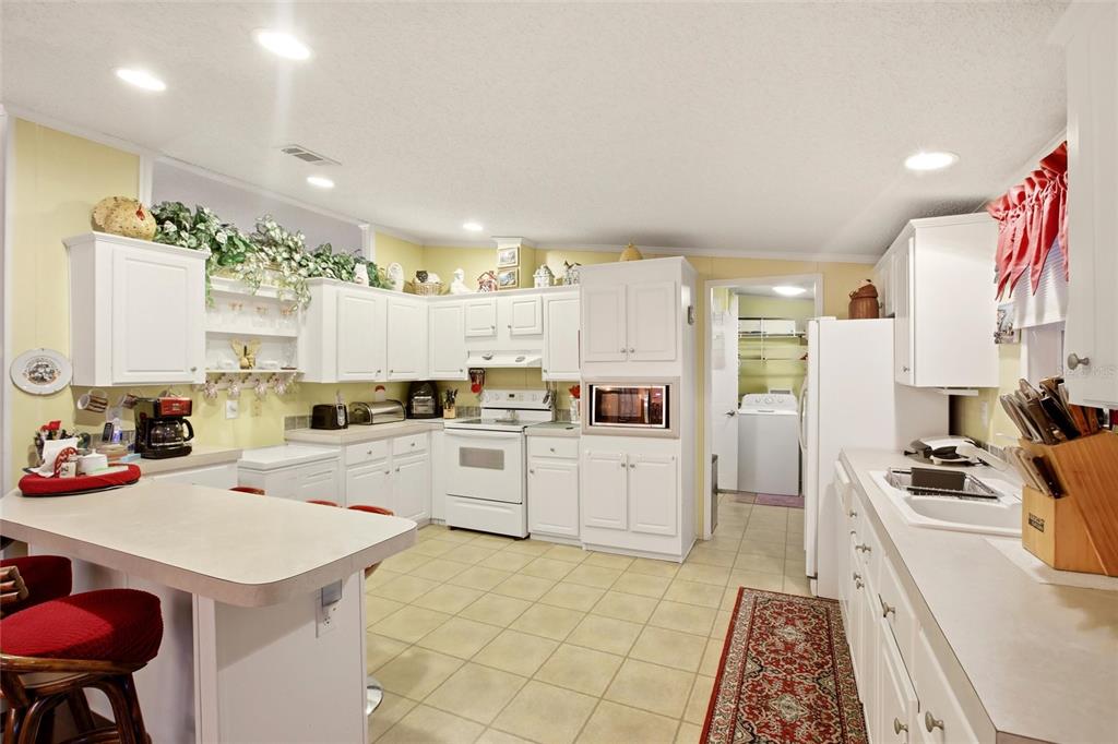 184 West Manatee Loop Punta Gorda, FL 33950 - Photo 8 of 33