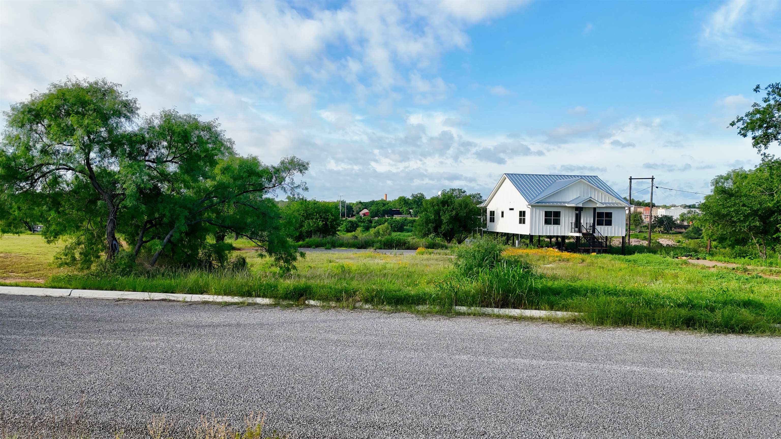 2 Walden Way Llano, TX 78643 - Photo 5 of 18