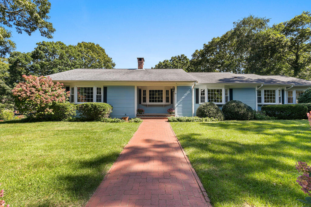 42 Jaybird Lane, West Yarmouth, MA 02673 Compass