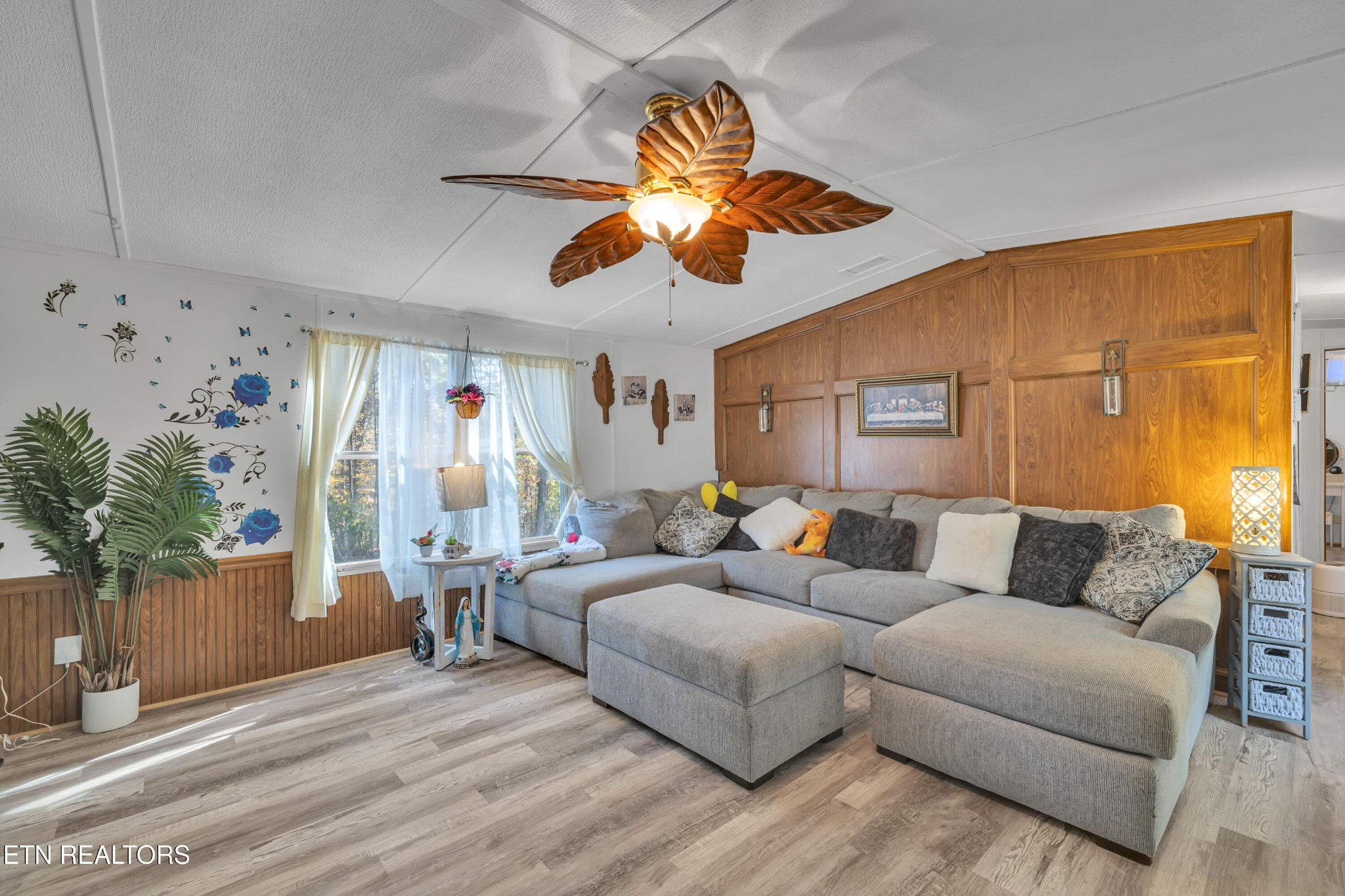 329 Ridge Circle Kingston, TN 37763 - Photo 2 of 16 Gallery Image 2