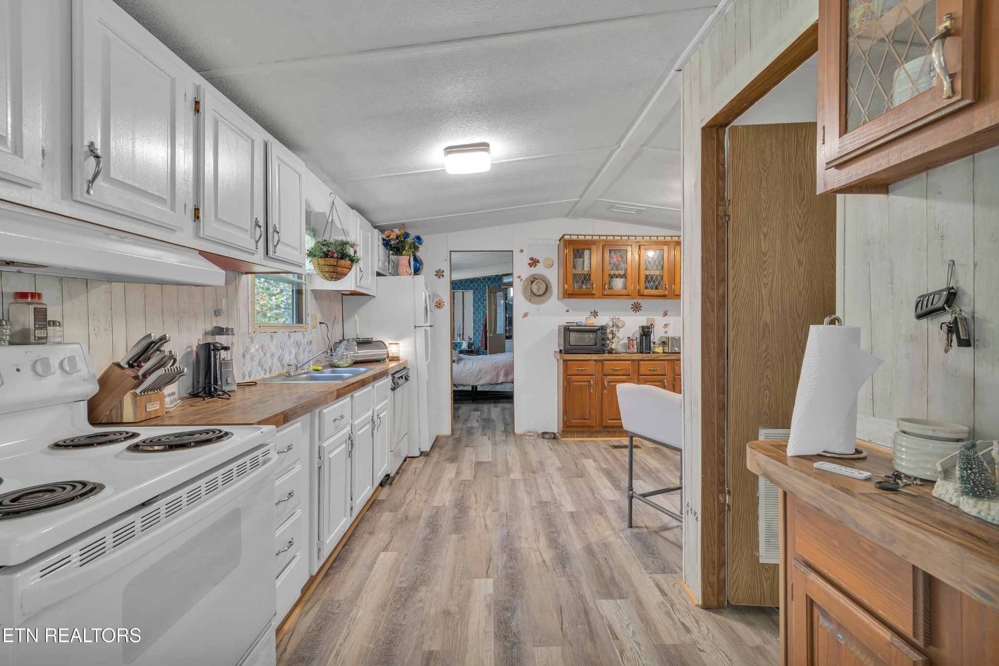 329 Ridge Circle Kingston, TN 37763 - Photo 4 of 16 Gallery Image 4
