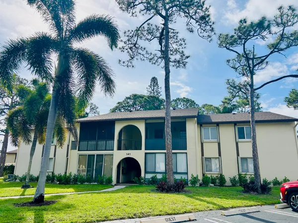 $129,900 | 141 Lake Pine Circle, Unit A2, Greenacres, FL 33463