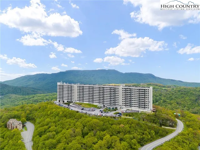 $297,000 | 303 Sugar Top Drive, Unit 2921, Sugar Mountain, NC 28604