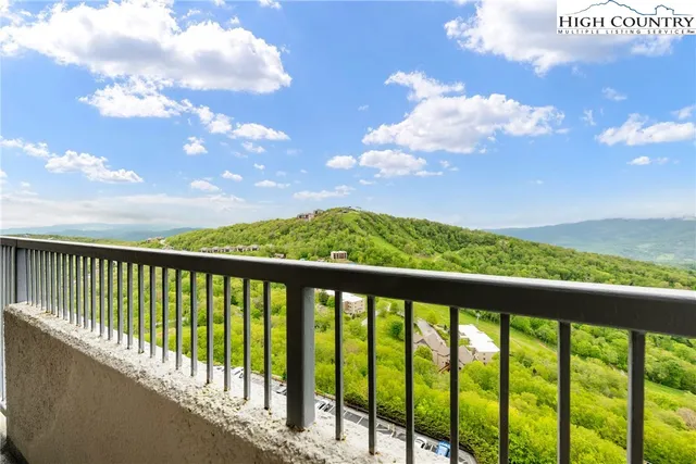 $297,000 | 303 Sugar Top Drive, Unit 2921, Sugar Mountain, NC 28604