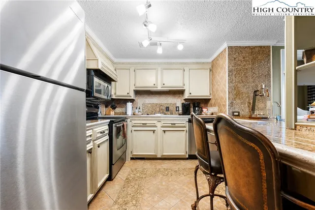 $297,000 | 303 Sugar Top Drive, Unit 2921, Sugar Mountain, NC 28604