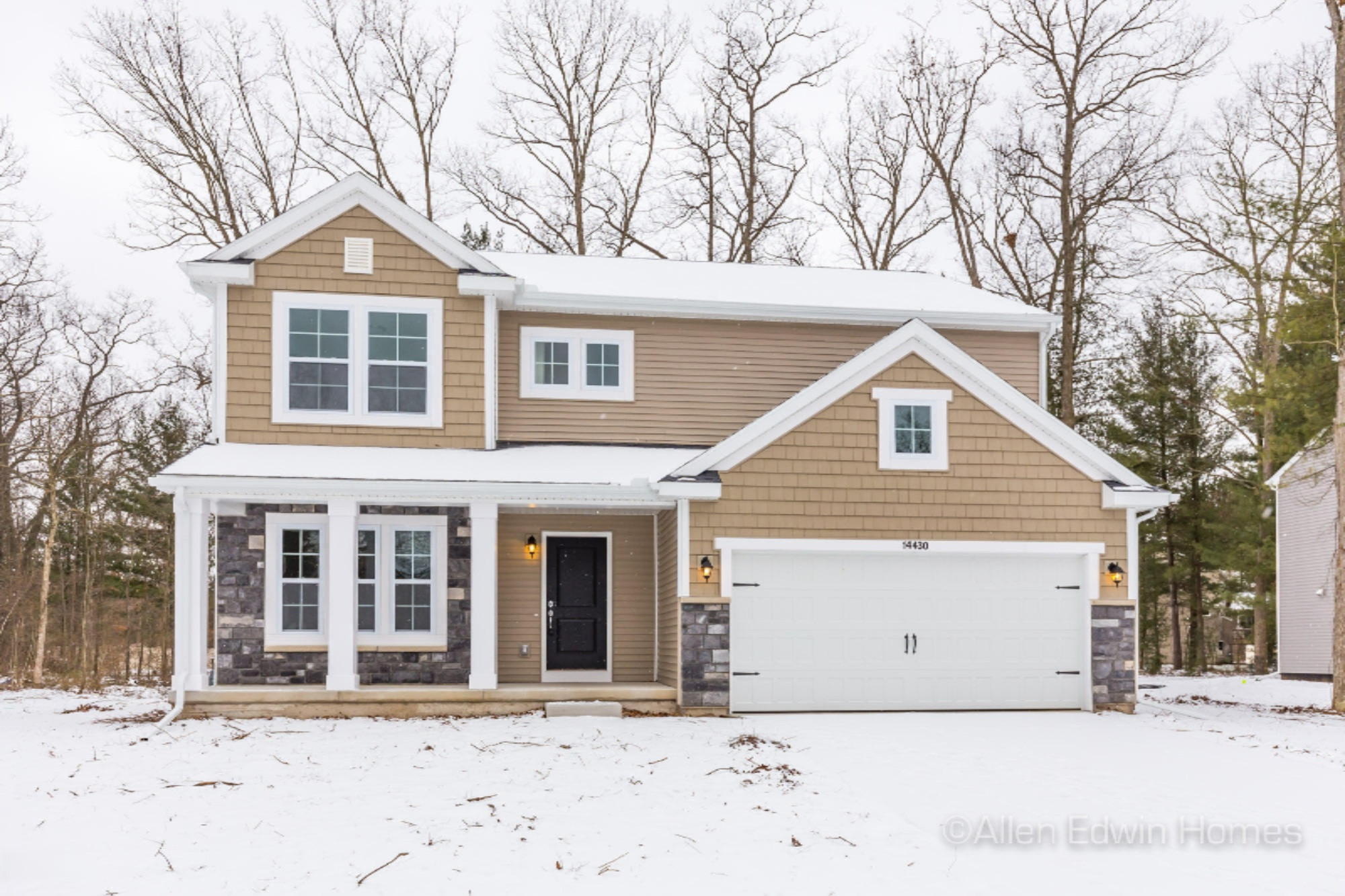 14430 Manor Road Grand Haven, MI 49417 - Photo 2 of 27 Exterior BGW040-E2390-30