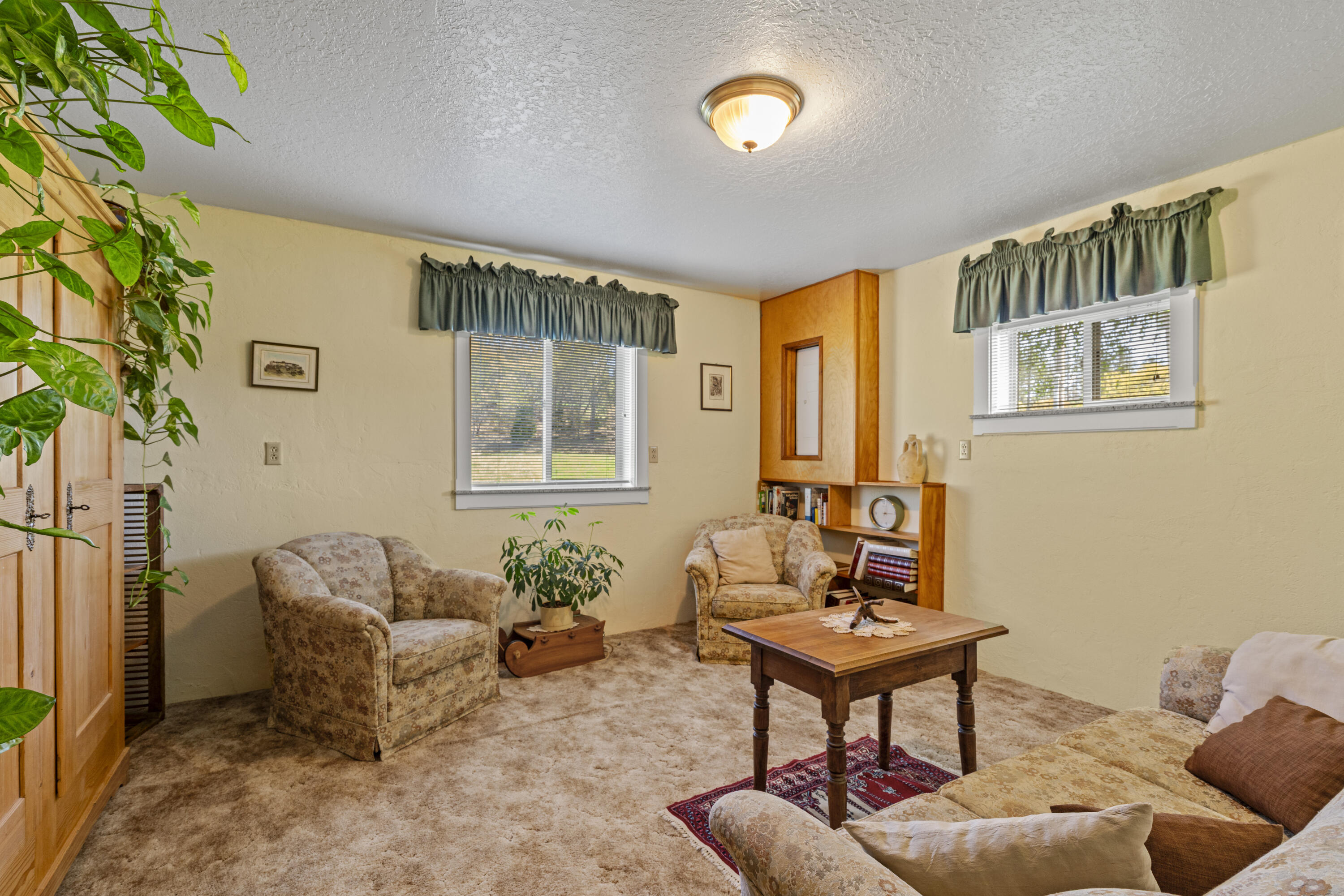 12310 Ramsey Road Gold Hill, OR 97525 - Photo 36 of 73 044