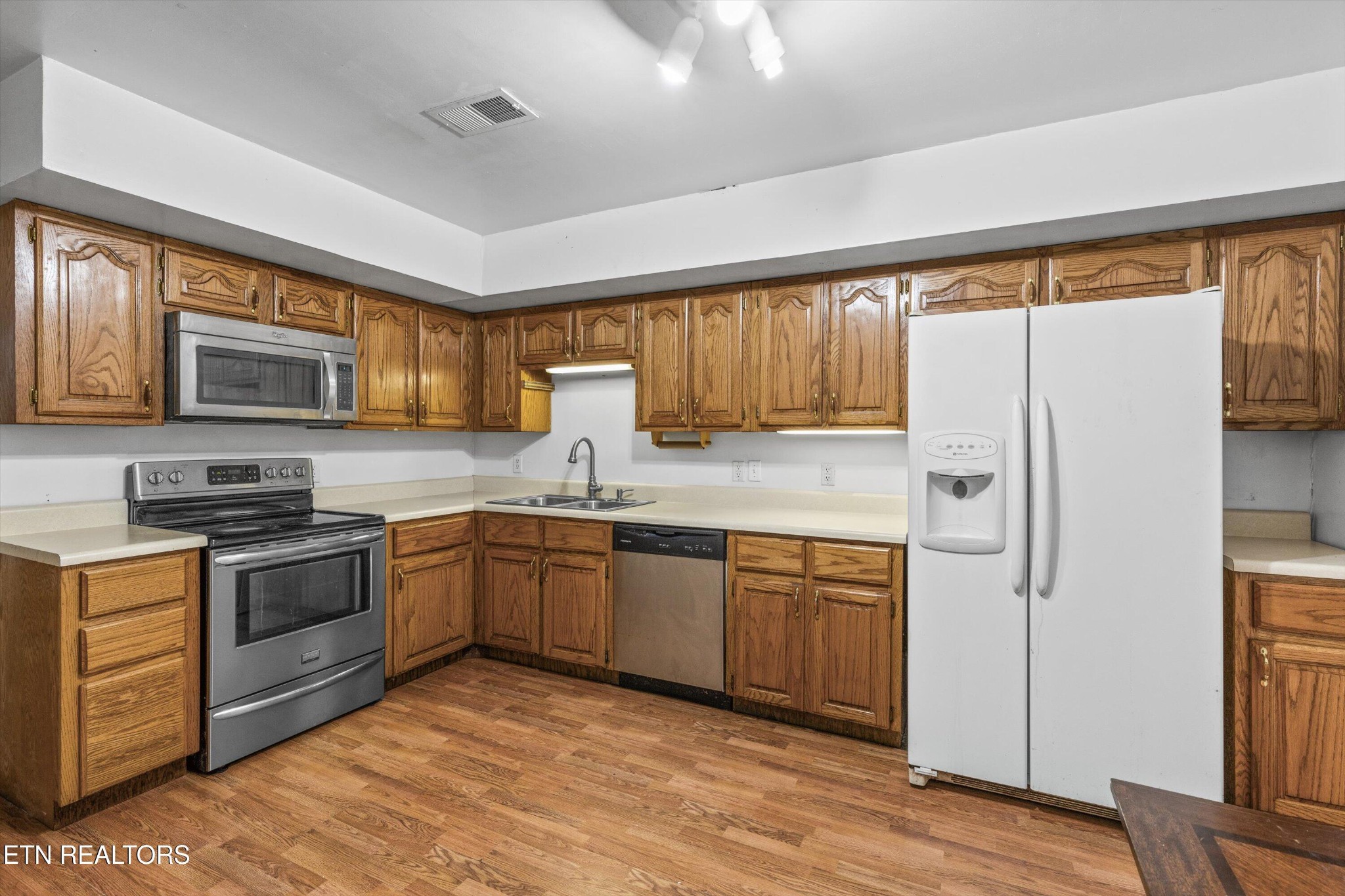 4189 Brimstone Road Robbins, TN 37852 - Photo 4 of 20 Gallery Image 4