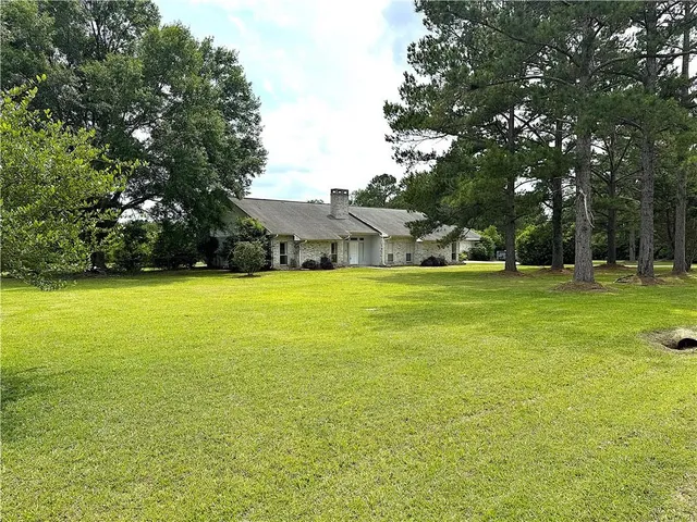 $355,000 | 207 Louis Drive, Folsom, LA 70437