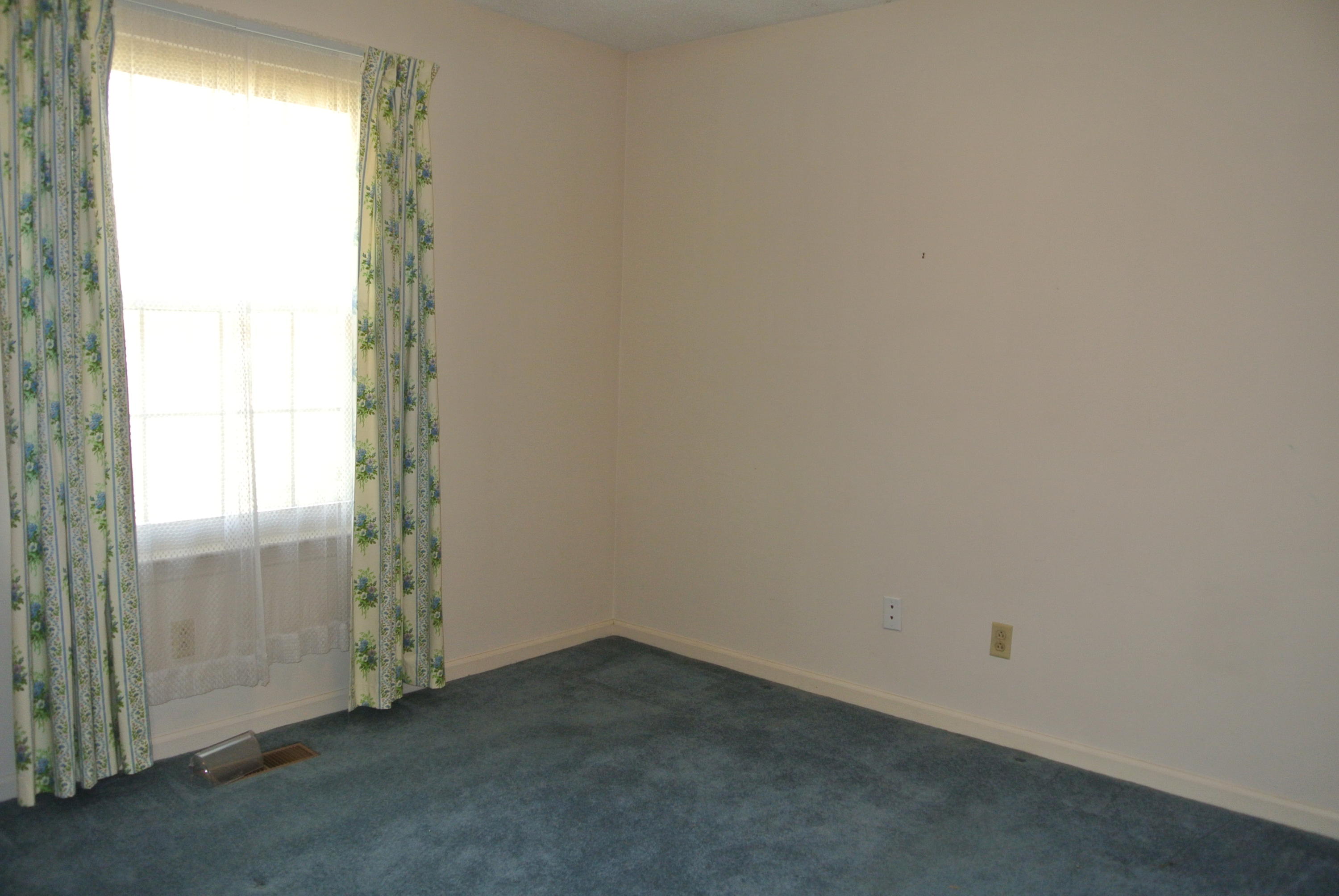 2714 St Lawrence Road Chattanooga, TN 37421 - Photo 12 of 21 018.JPG