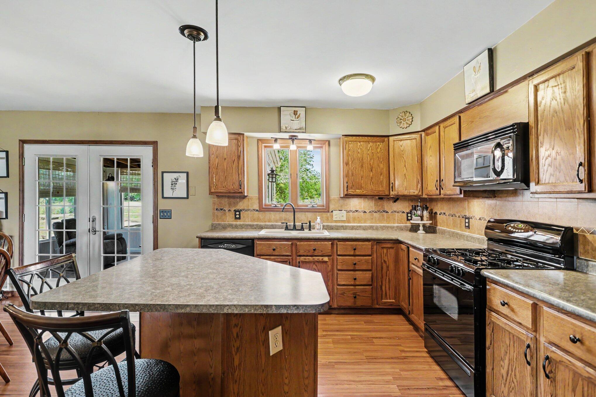 20221 Partello Road Marshall, MI 49068 - Photo 7 of 36 008_file_7608