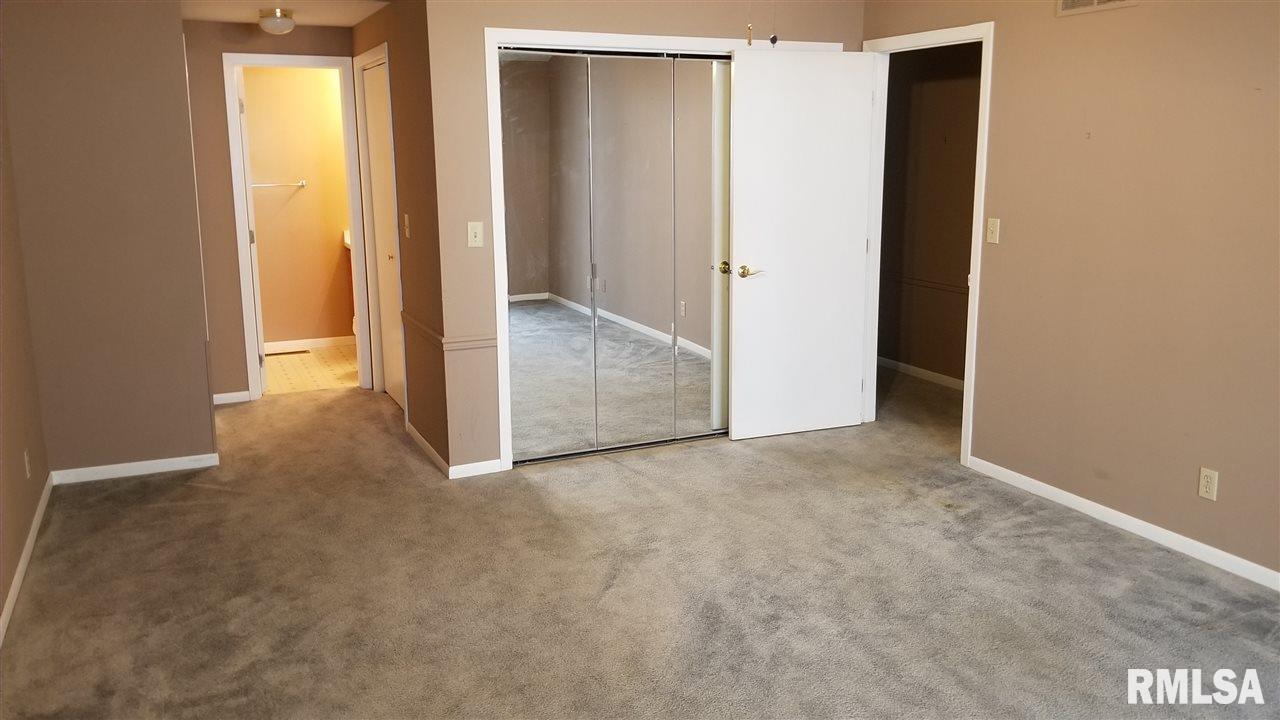 8638-40 North Picture Ridge Road Peoria, IL 61615 - Photo 13 of 50 Gallery Image 13