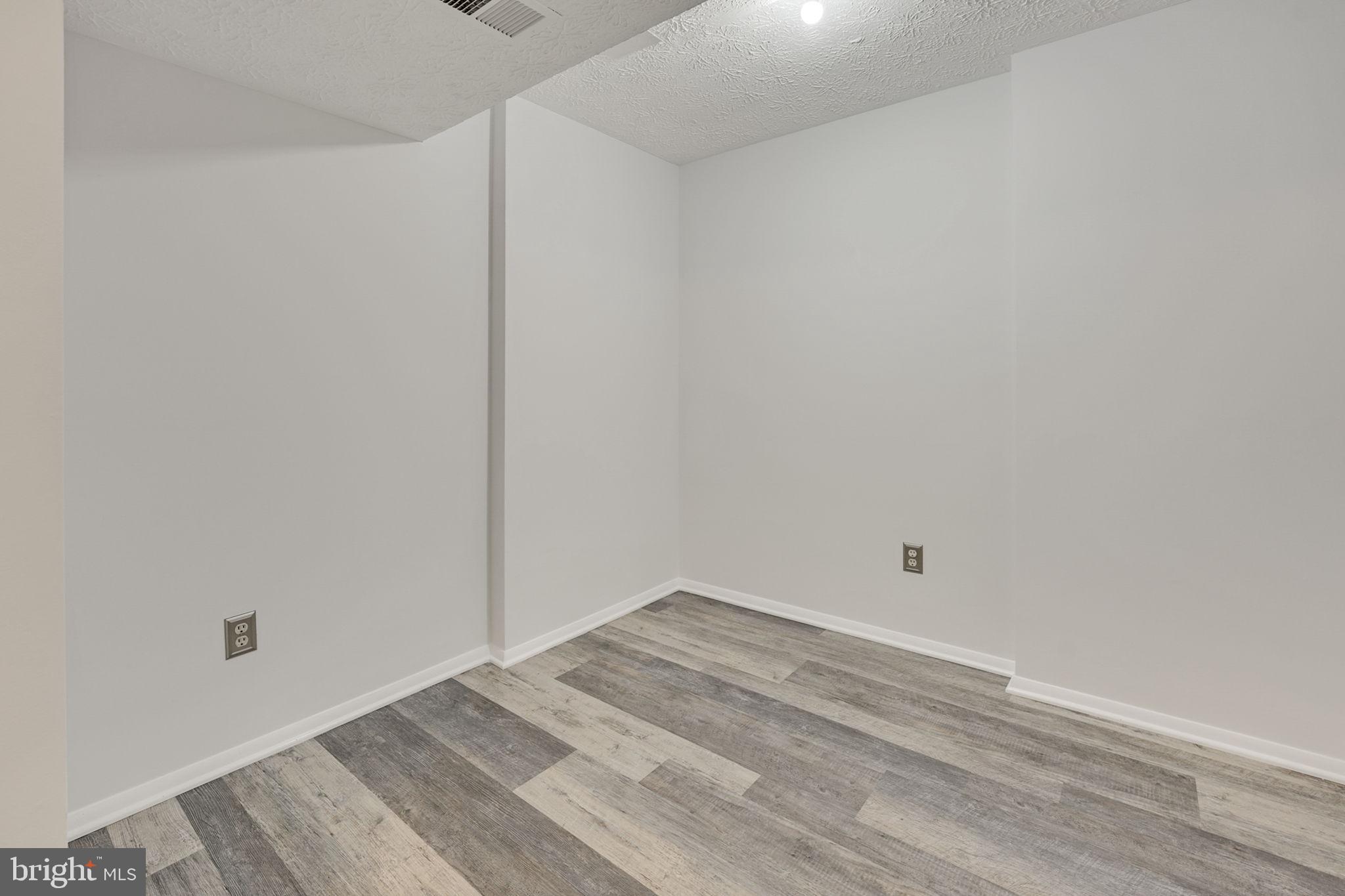11520 Underoak Court Reston, VA 20191 - Photo 32 of 40 Gallery Image 32