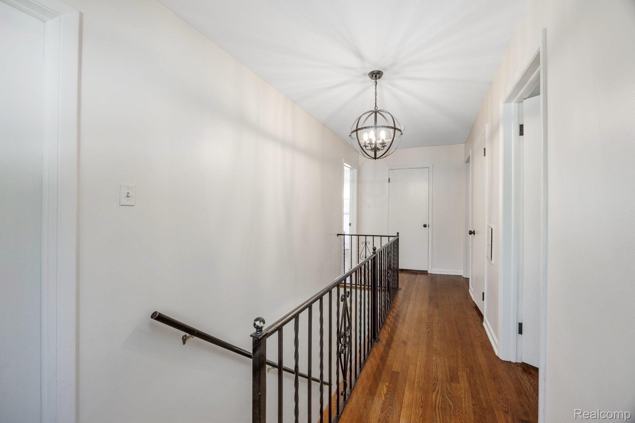 1822 Prestwick Road Grosse Pointe, MI 48236 - Photo 17 of 35 20-web-or-mls-1822 Prestwick Avenue005.jpg