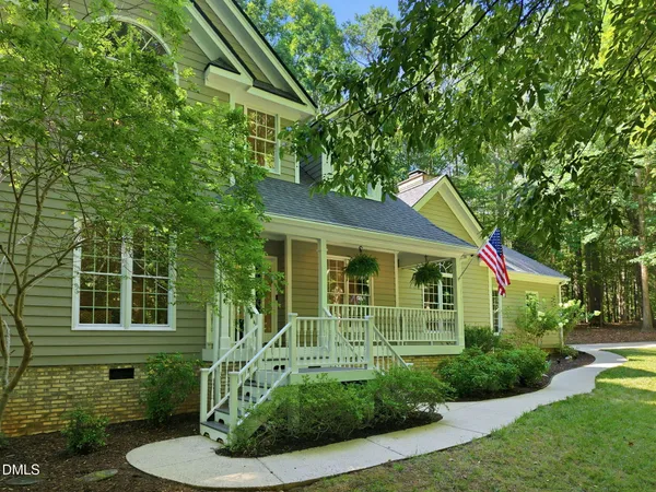 $775,000 | 2304 Hideaway Court, Raleigh, NC 27613