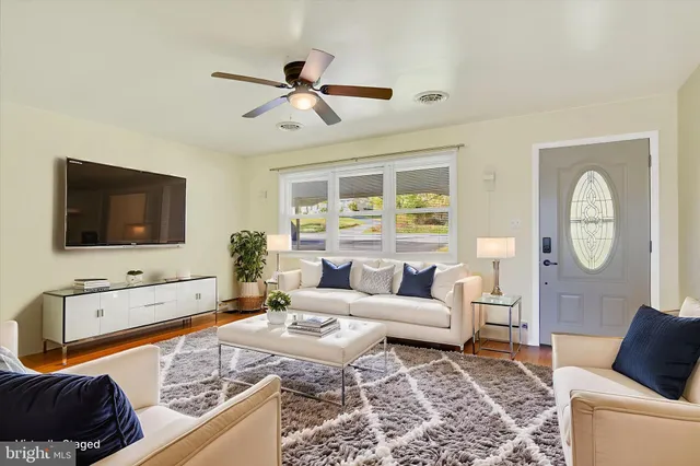 $300,000 | 258 Camp Ground Road, Dillsburg, PA 17019