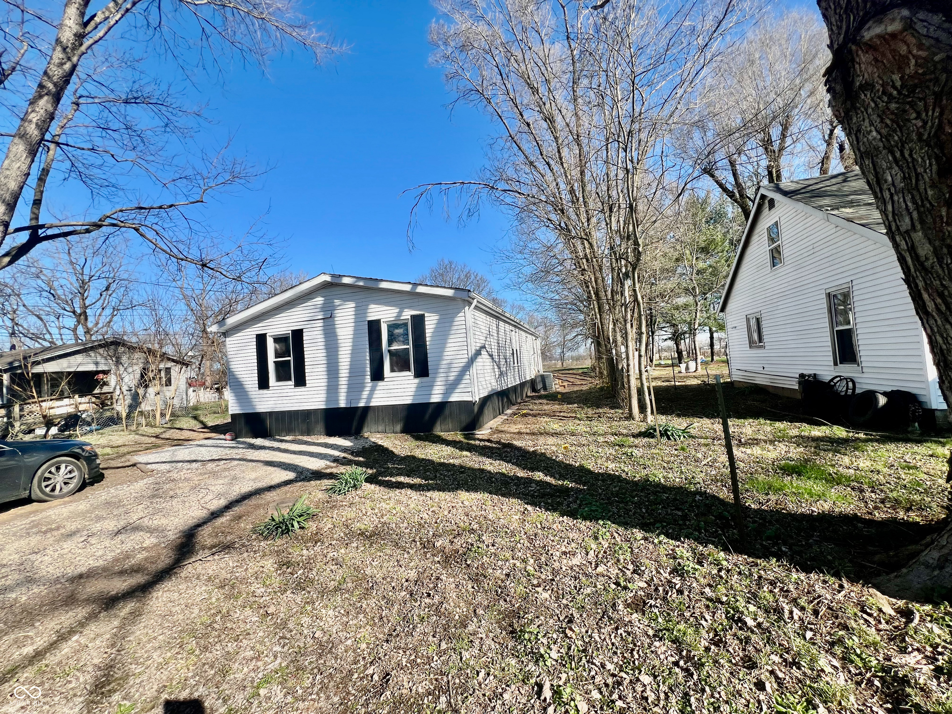 448 Dawson Street Columbus, IN 47201 - Photo 4 of 7