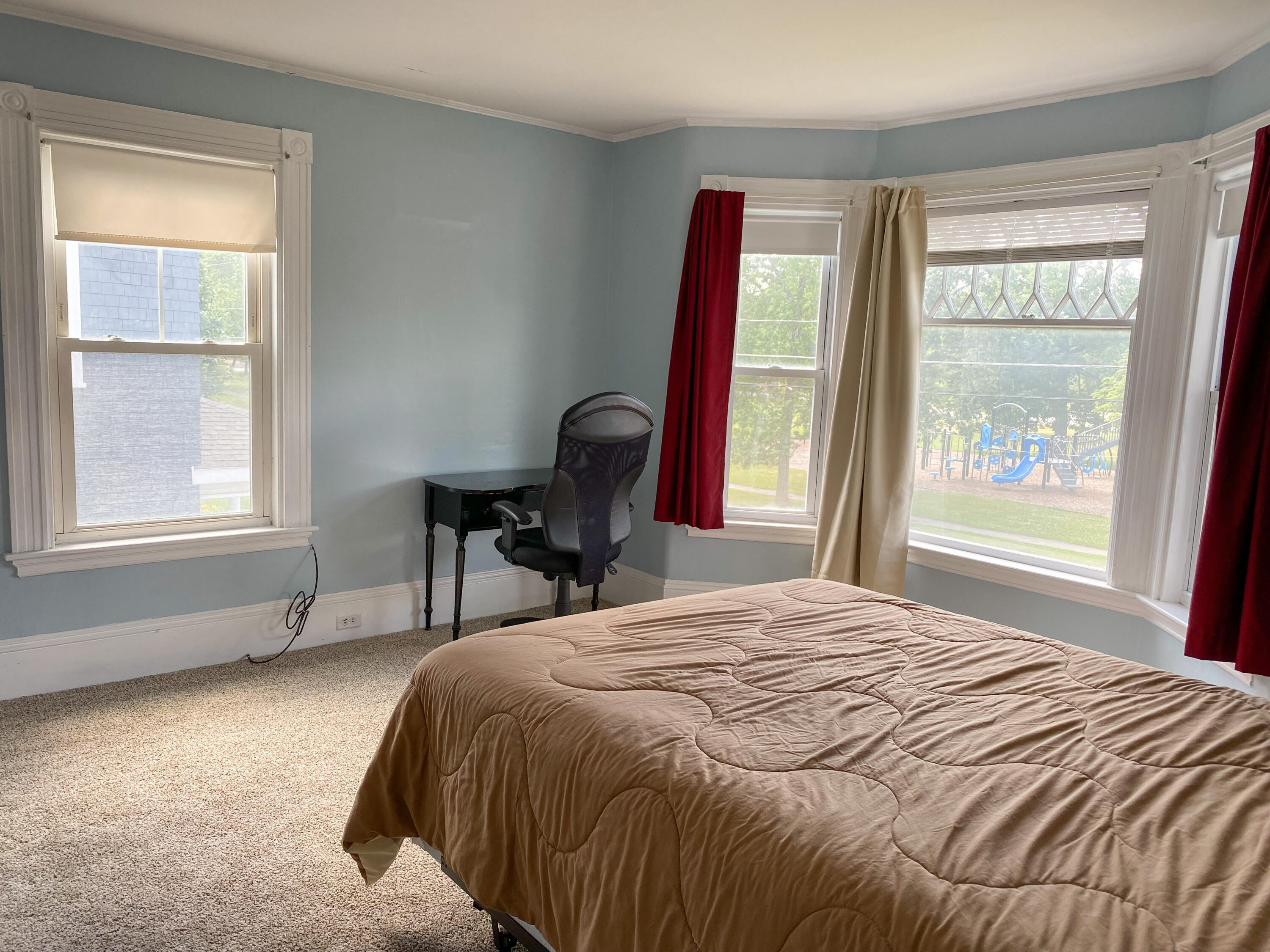 32 Royal Road Bangor, ME 04401 - Photo 16 of 26 Primary Bedroom